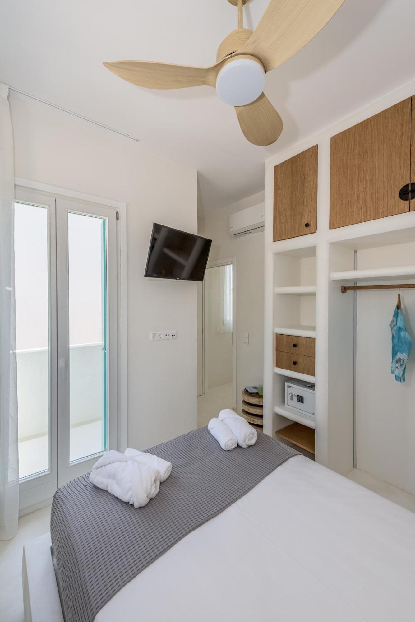 Klima Bay Beachfront Boutique Houses Room photo