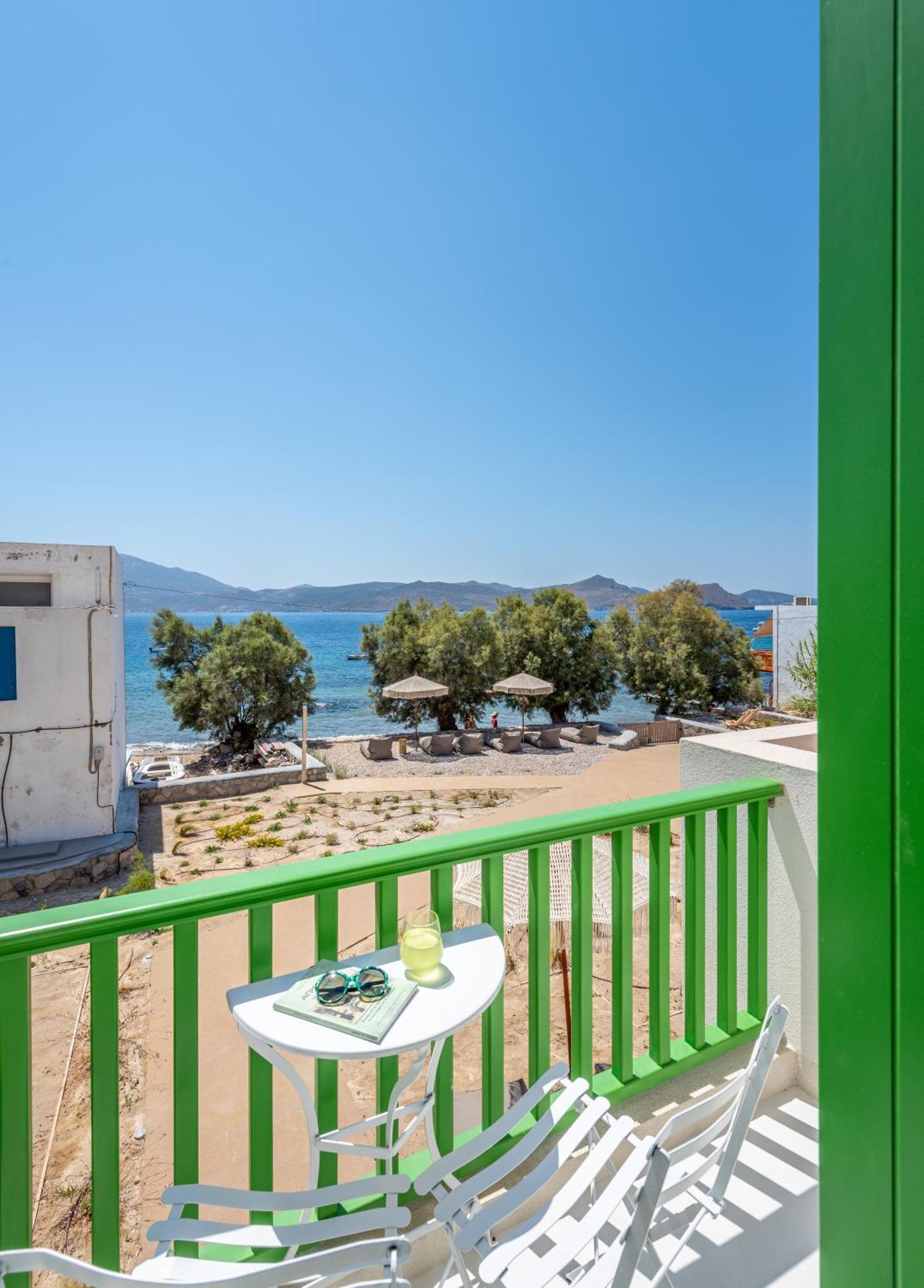 Klima Bay Beachfront Boutique Houses Room photo
