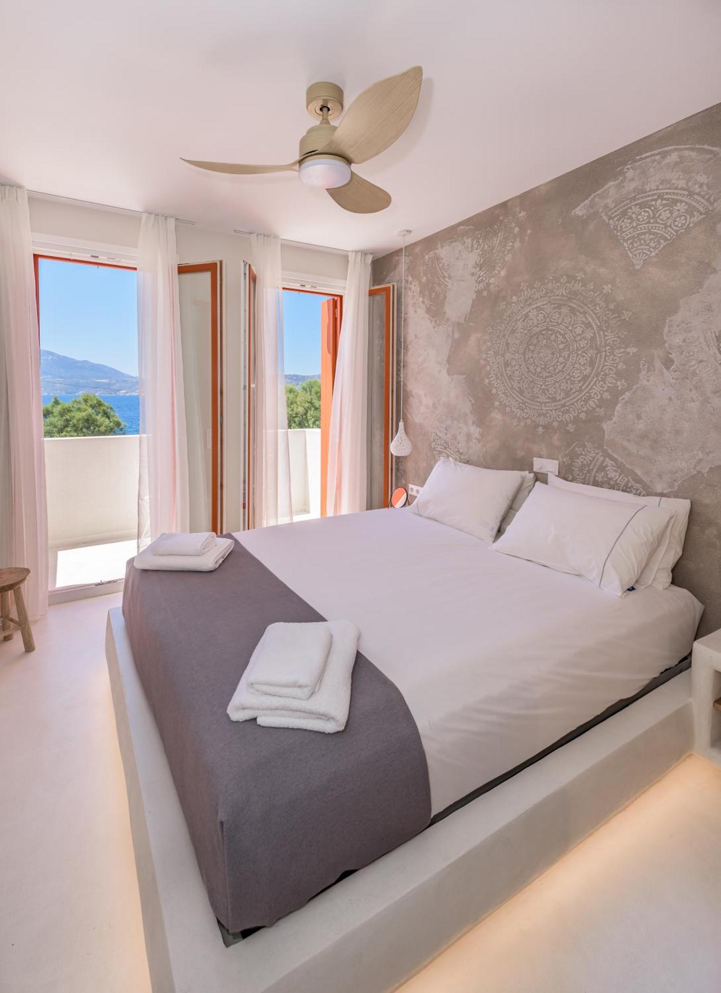 Klima Bay Beachfront Boutique Houses Room photo
